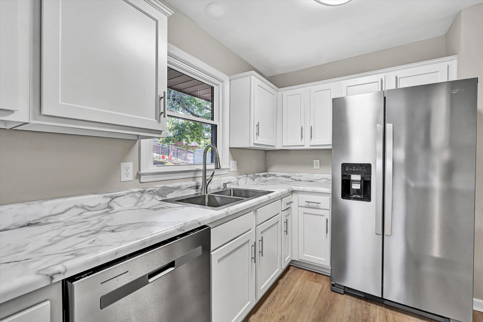 610 Davidson ST - Photo 6