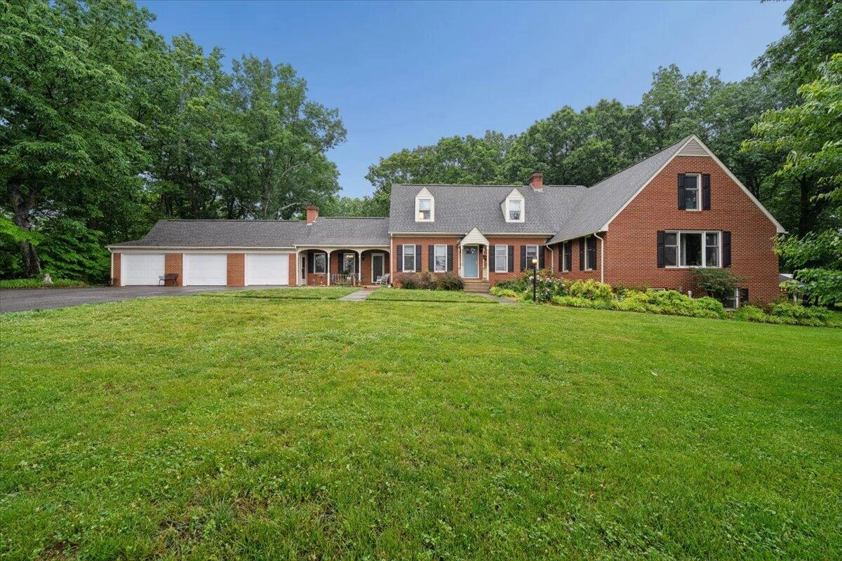 3289 Peaks RD