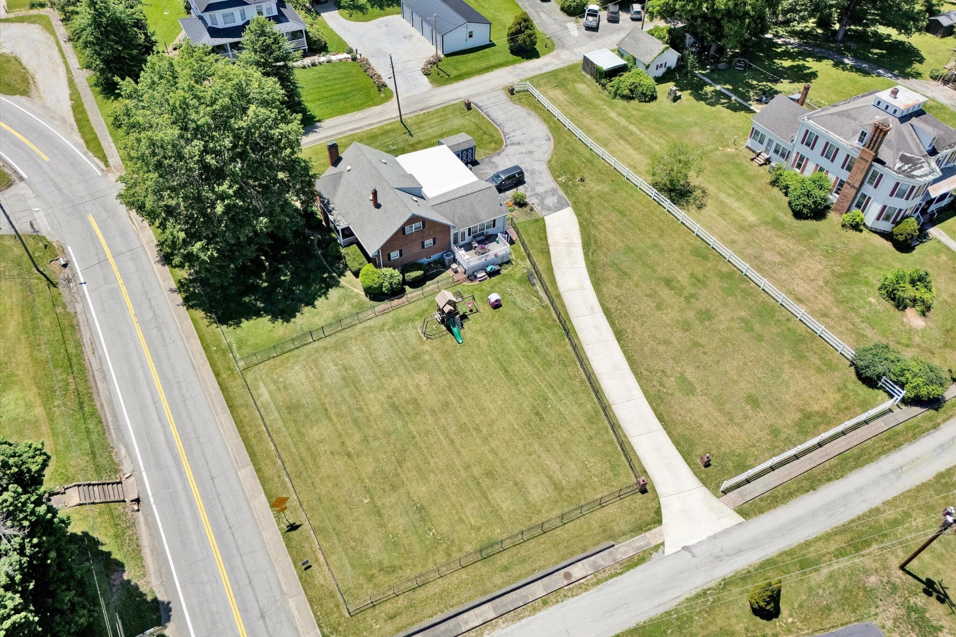 422 Main ST - Photo 5