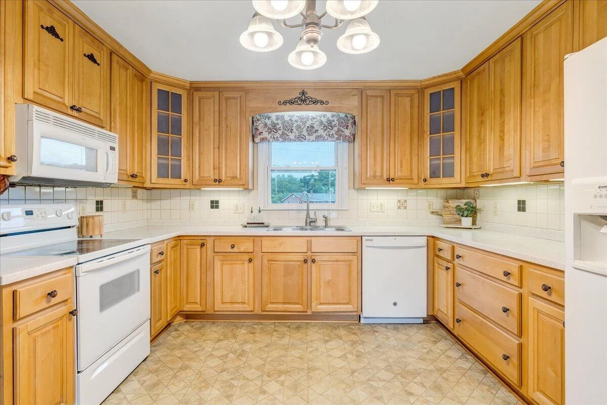 344 Keesling AVE - Photo 9