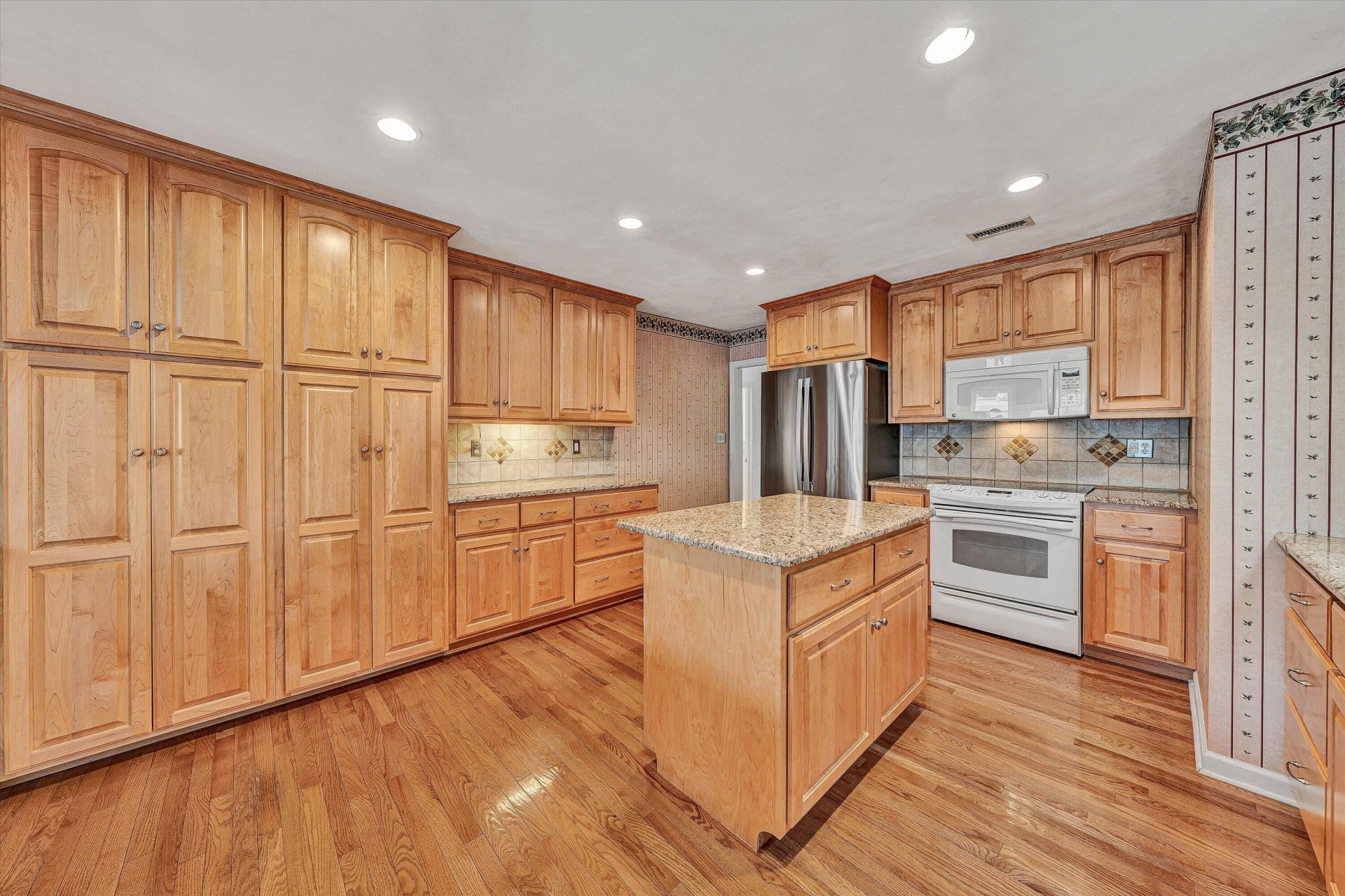 8122 Deer Branch DR - Photo 11