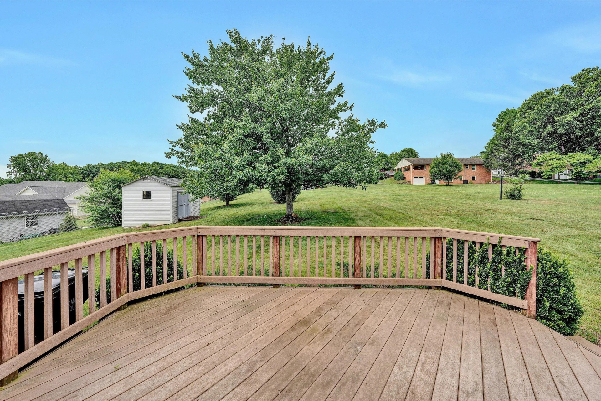8122 Deer Branch DR - Photo 38