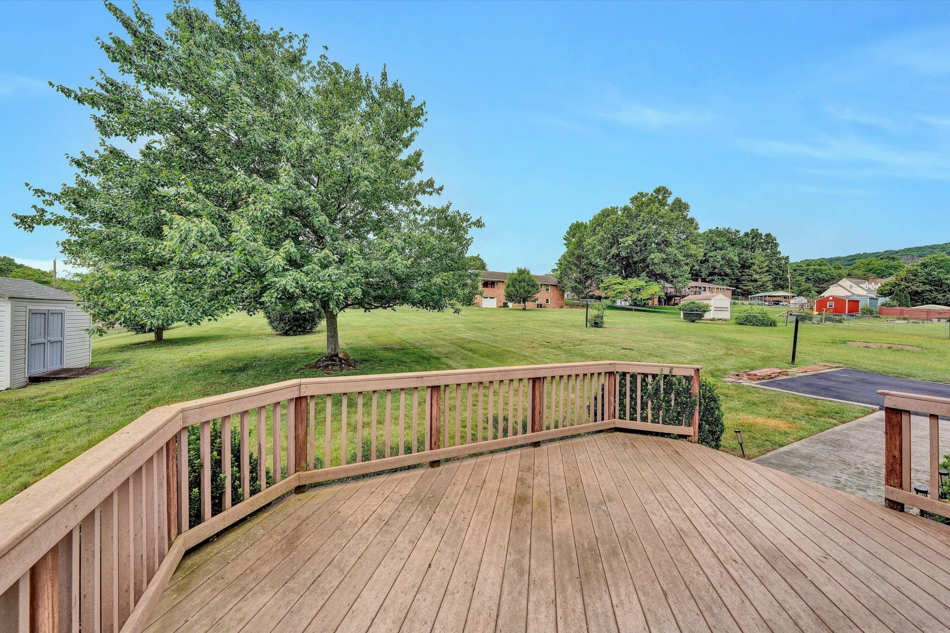 8122 Deer Branch DR - Photo 39