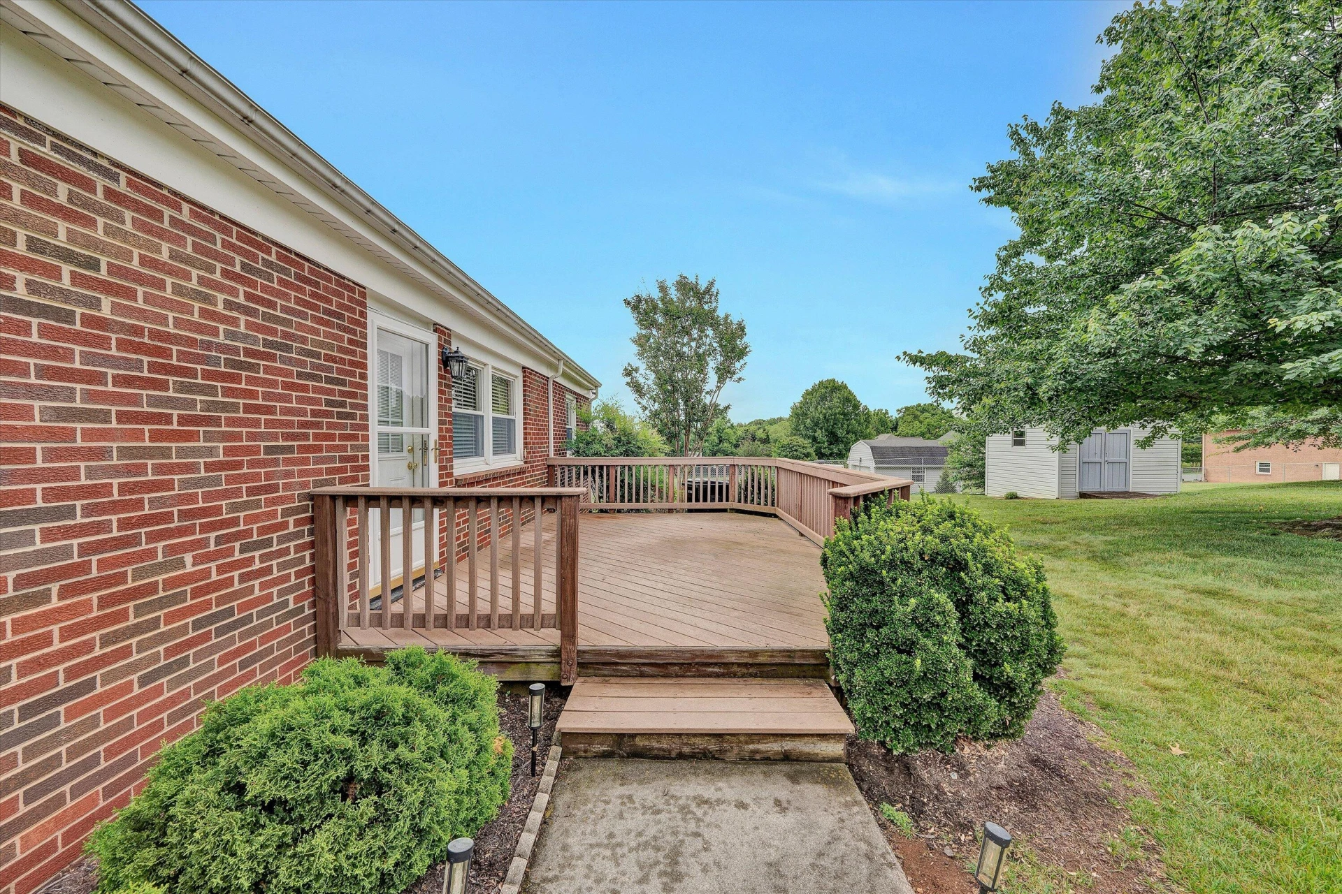 8122 Deer Branch DR - Photo 40