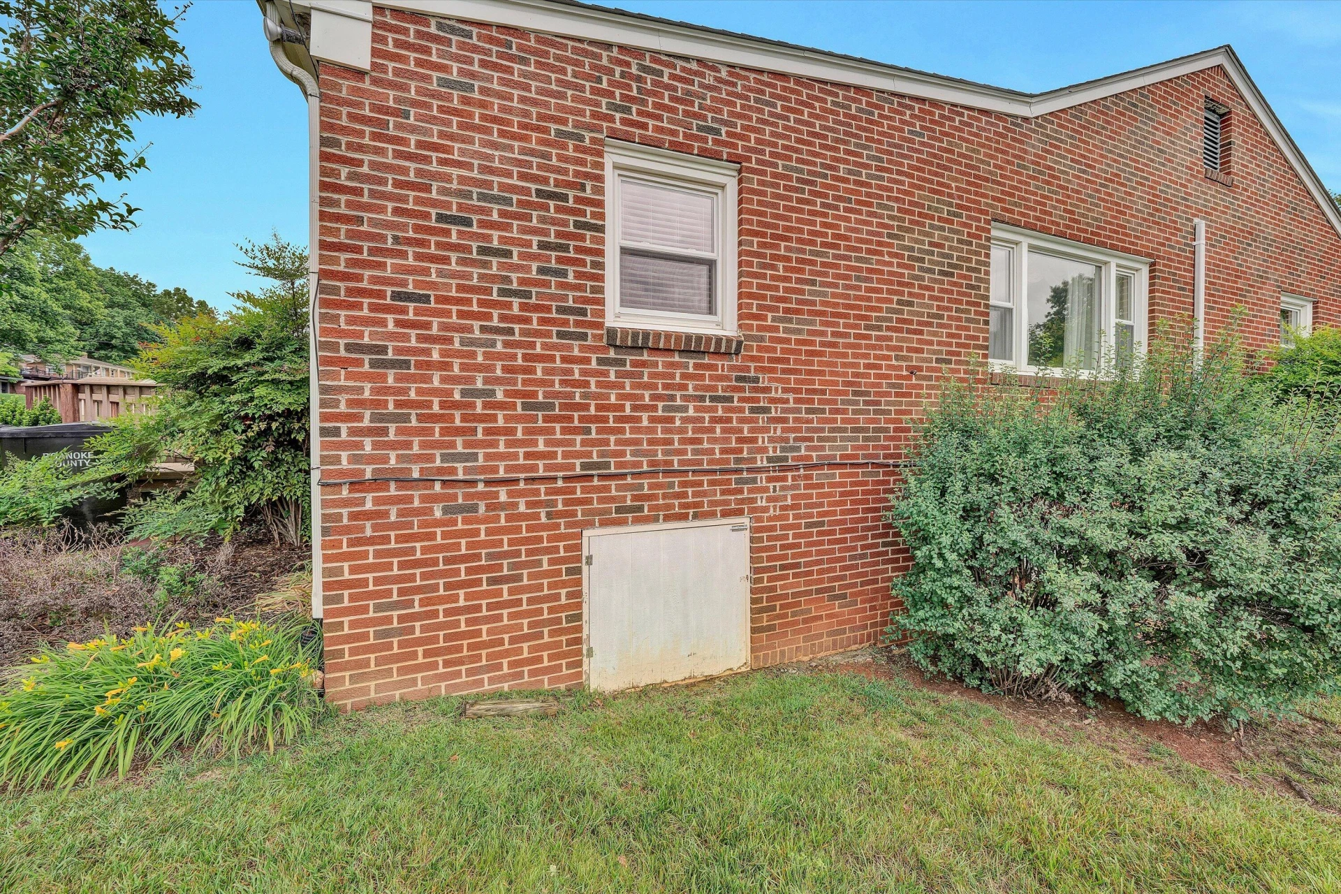 8122 Deer Branch DR - Photo 45