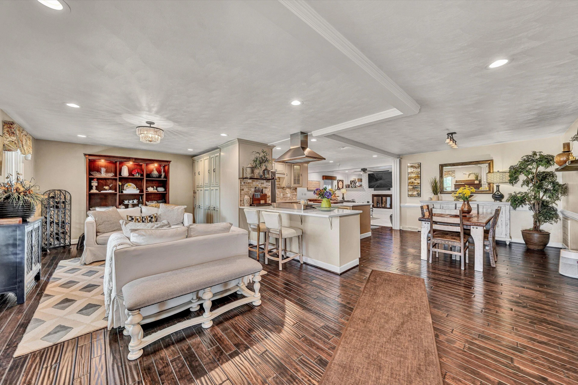 6619 Bryant CIR - Photo 10