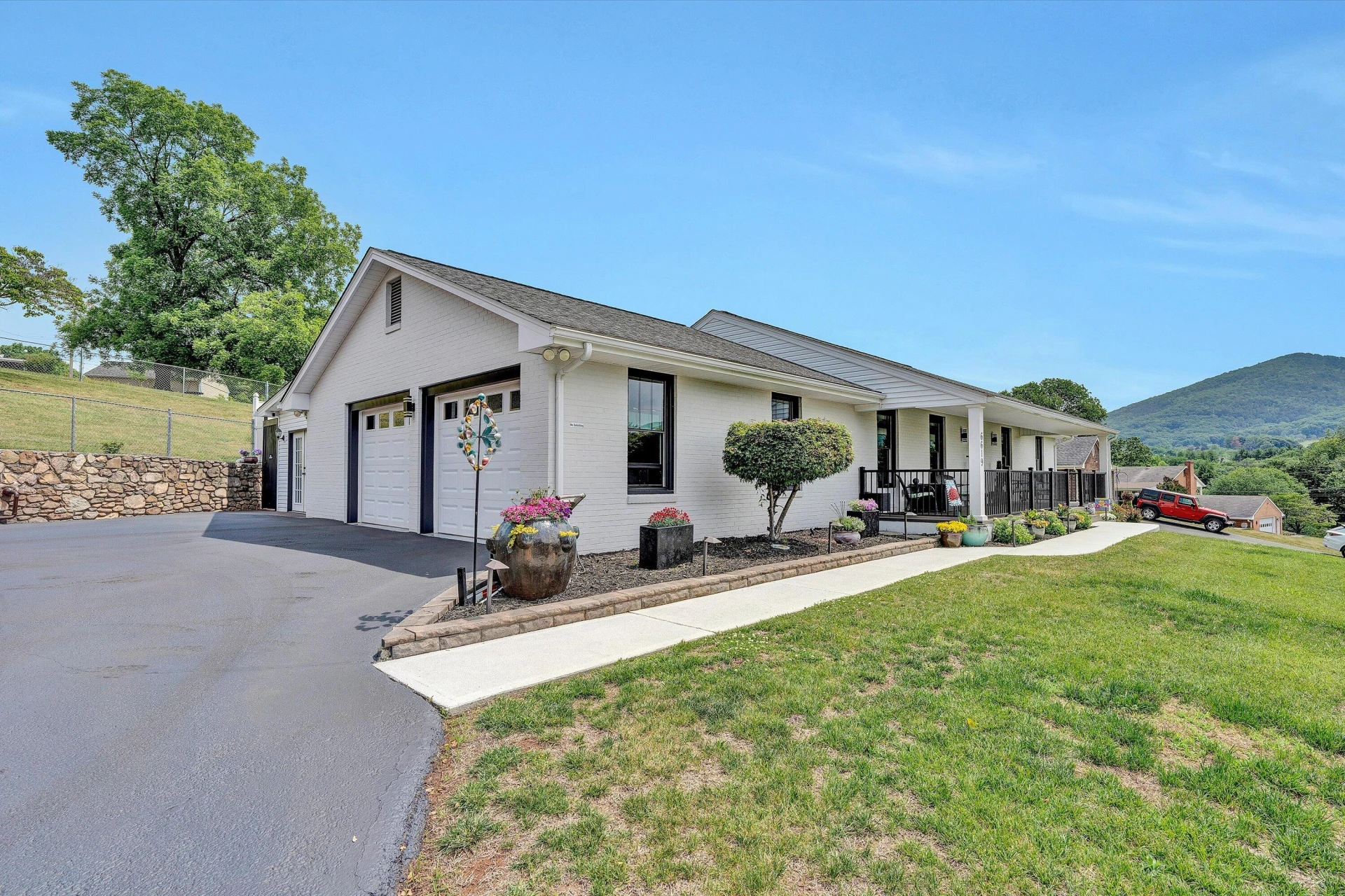 6619 Bryant CIR - Photo 4