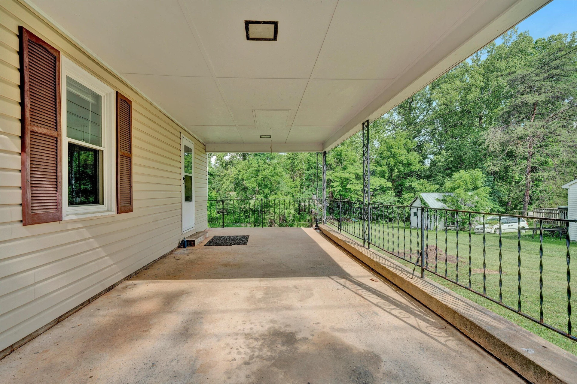 130 Harvey ST - Photo 3