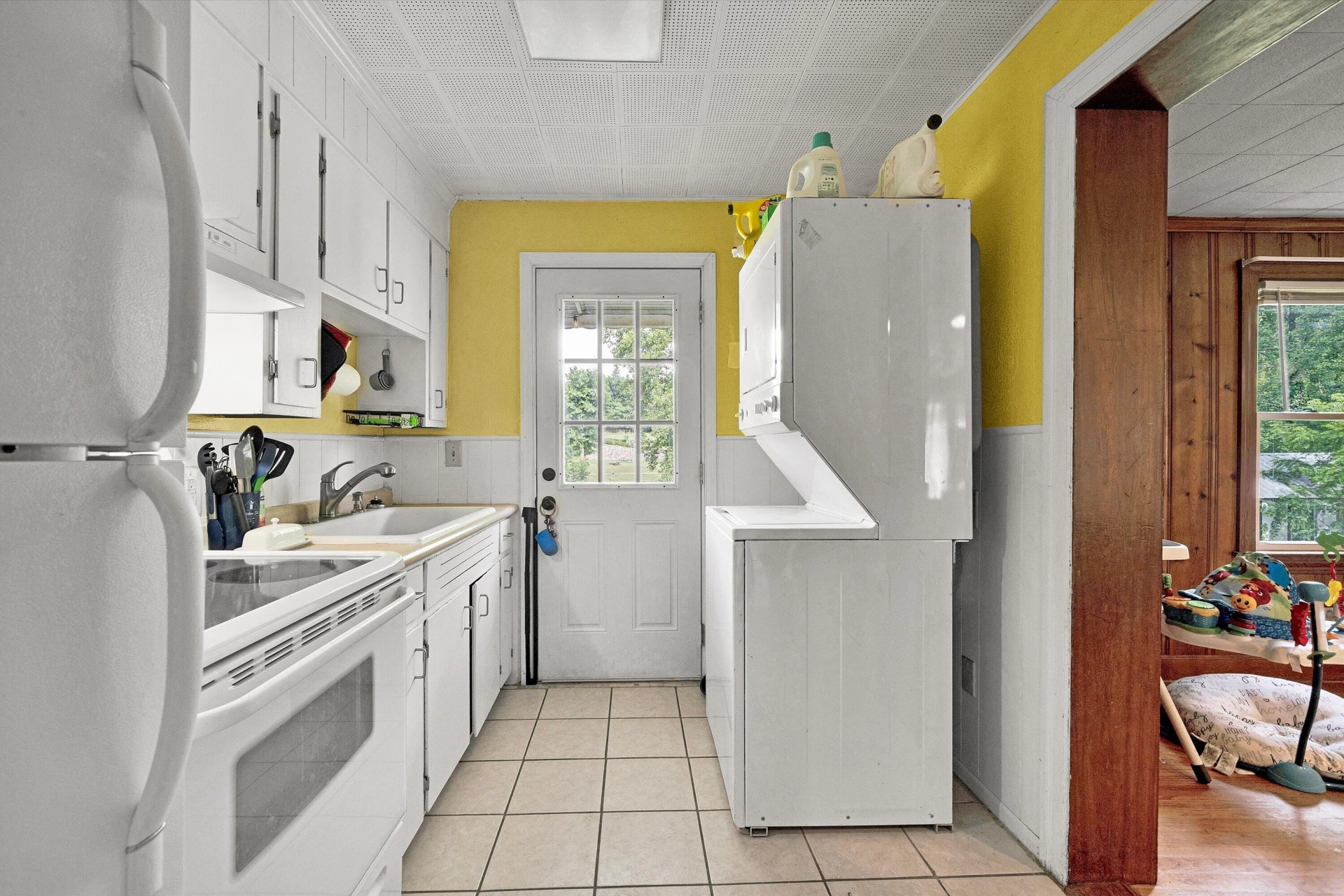 130 Harvey ST - Photo 8