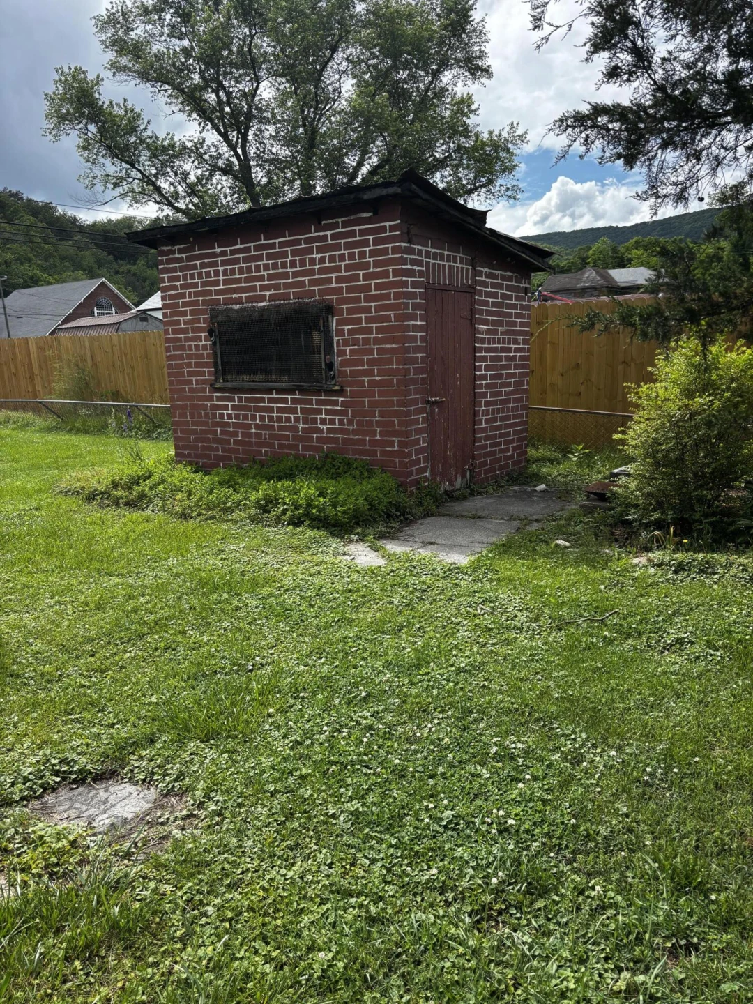 710 Commerce AVE - Photo 3