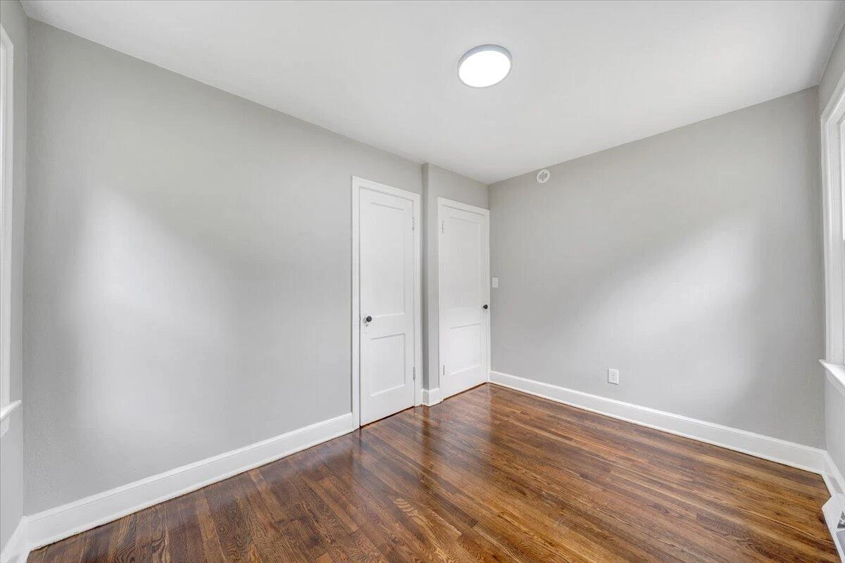 2615 Lansing DR SW - Photo 12