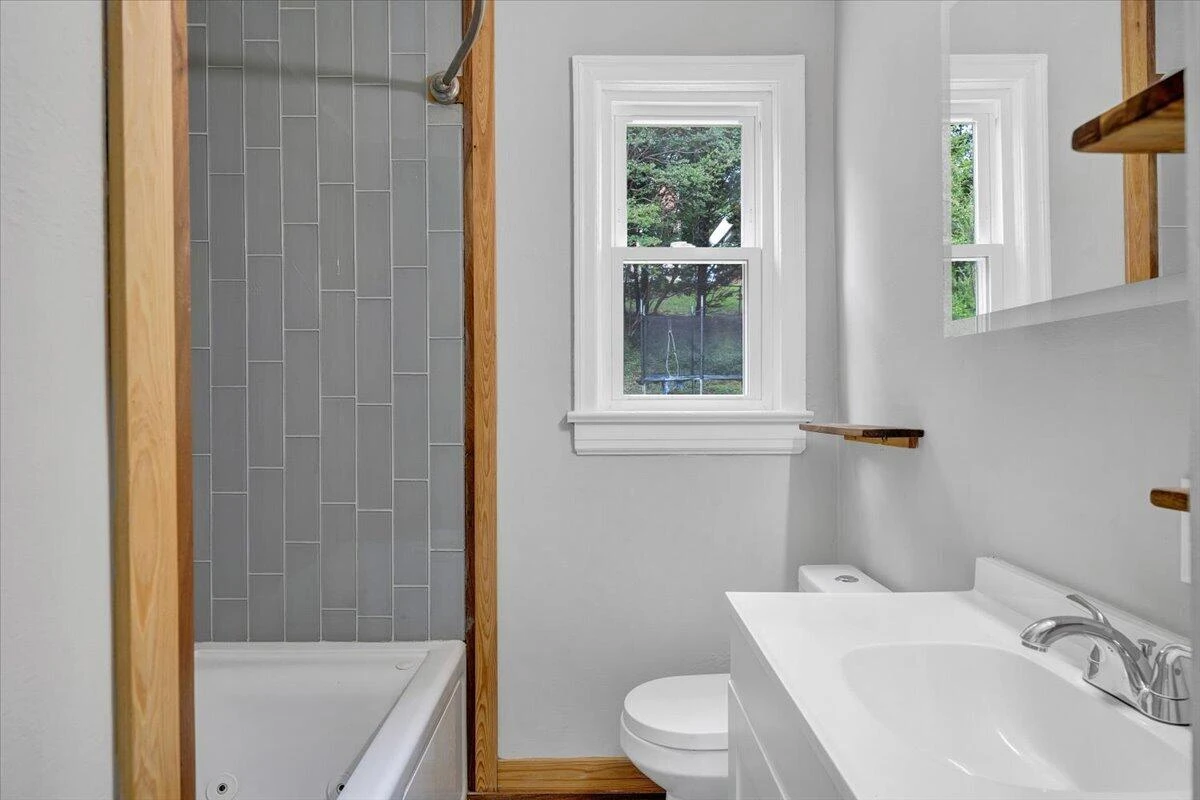 2615 Lansing DR SW - Photo 17
