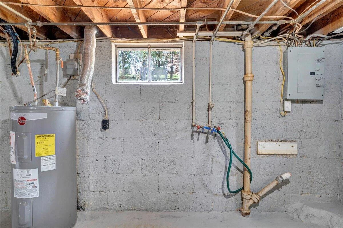 2615 Lansing DR SW - Photo 24