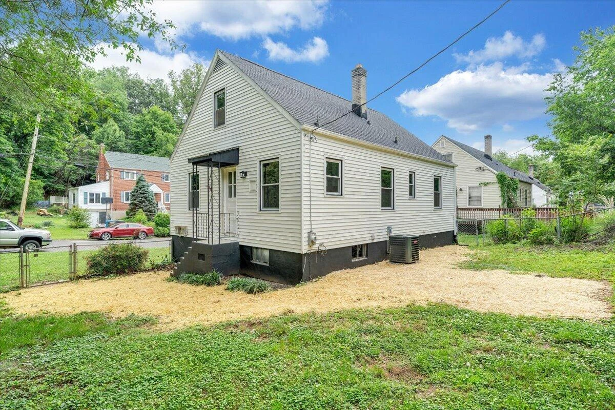 2615 Lansing DR SW - Photo 27