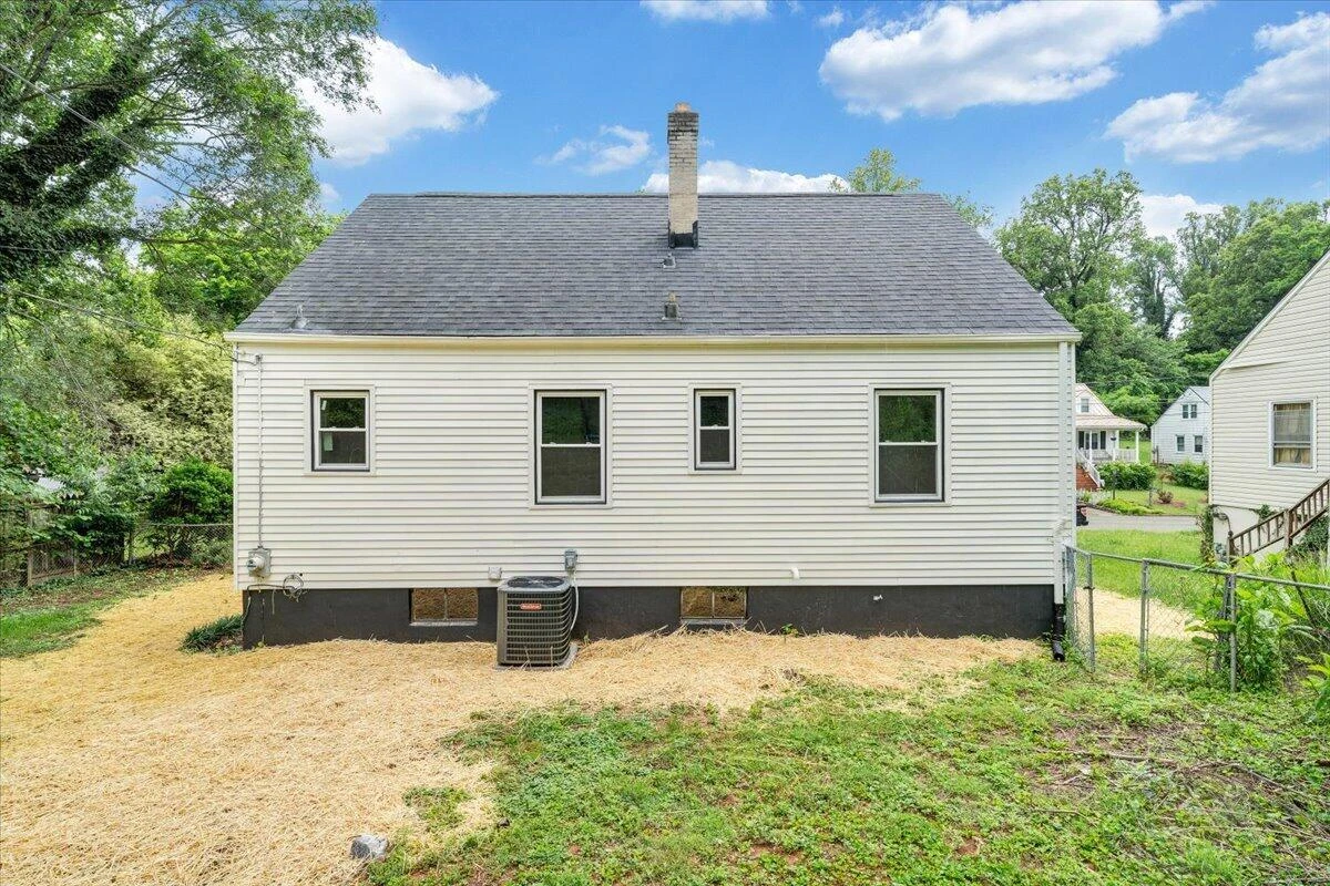 2615 Lansing DR SW - Photo 29