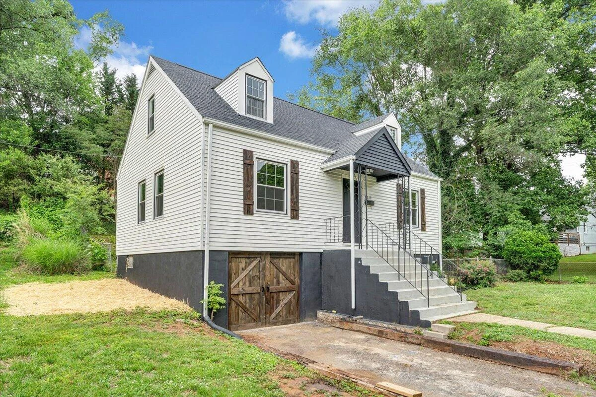2615 Lansing DR SW - Photo 31