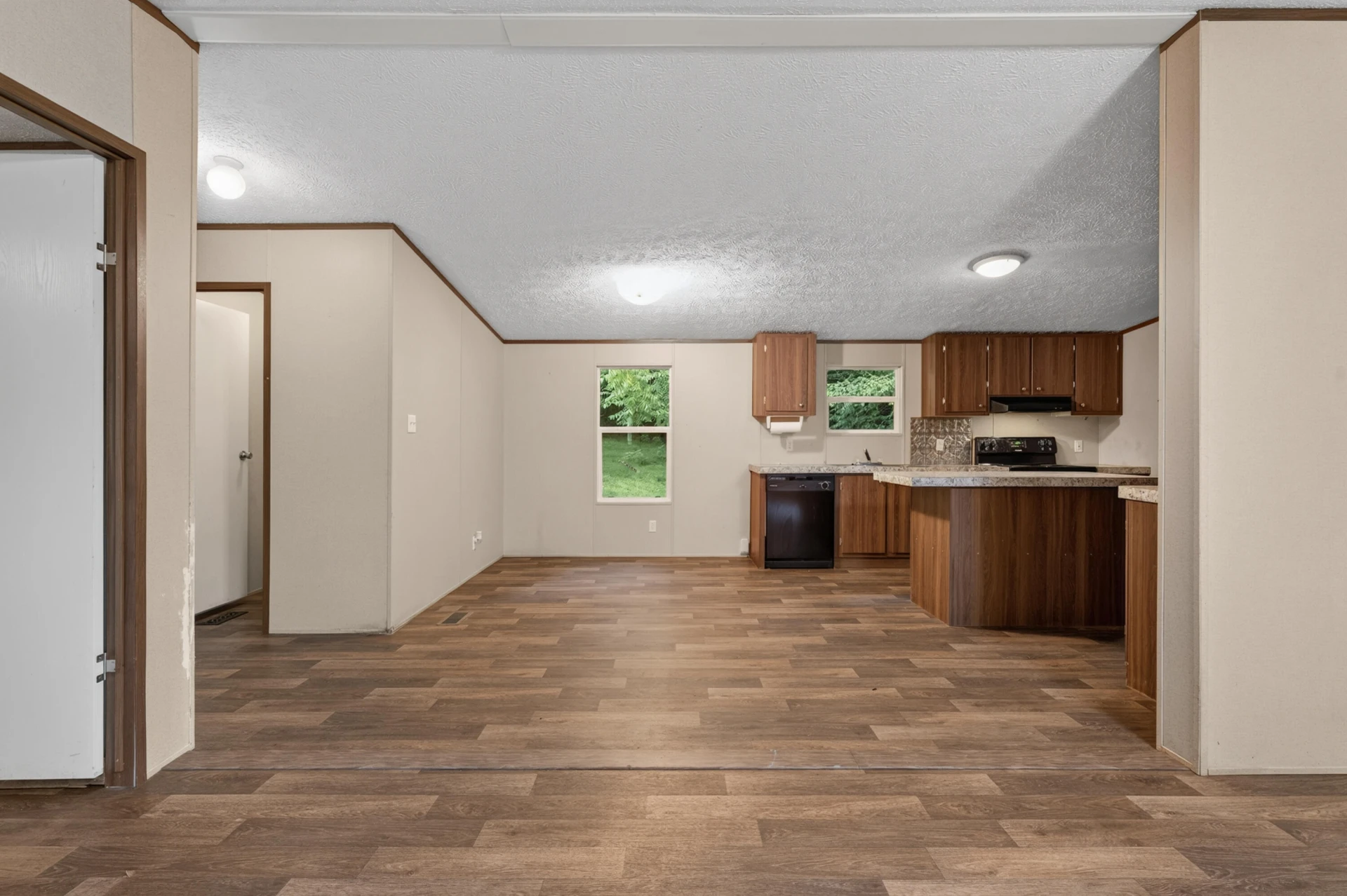 1625 Hollandsworth RD NW - Photo 11