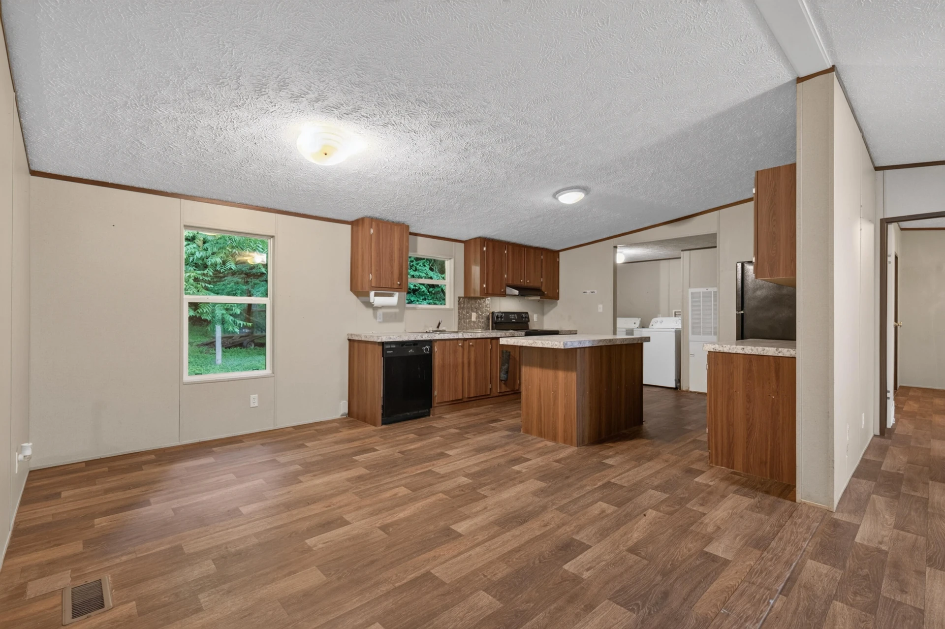 1625 Hollandsworth RD NW - Photo 12