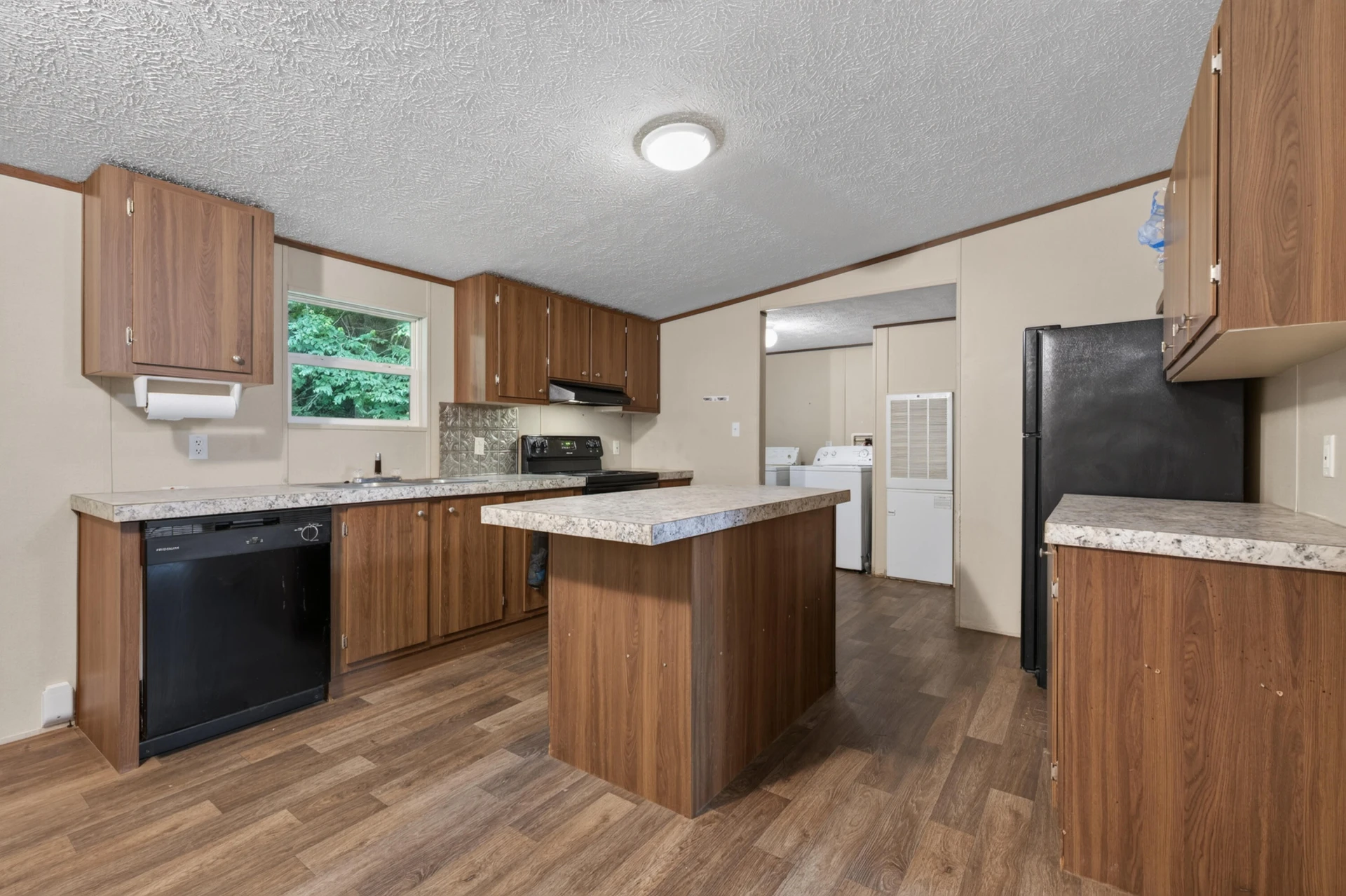1625 Hollandsworth RD NW - Photo 14