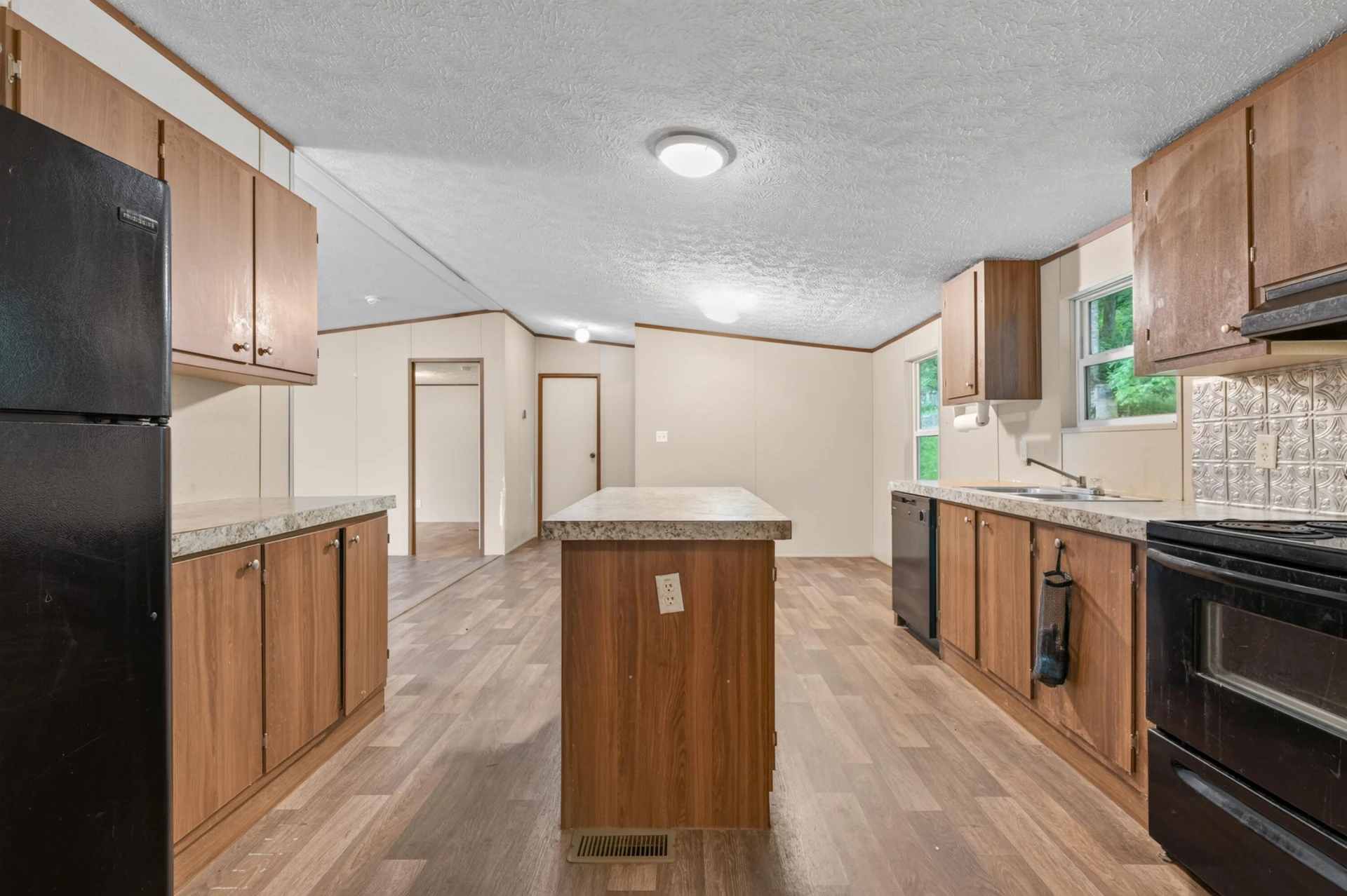 1625 Hollandsworth RD NW - Photo 15