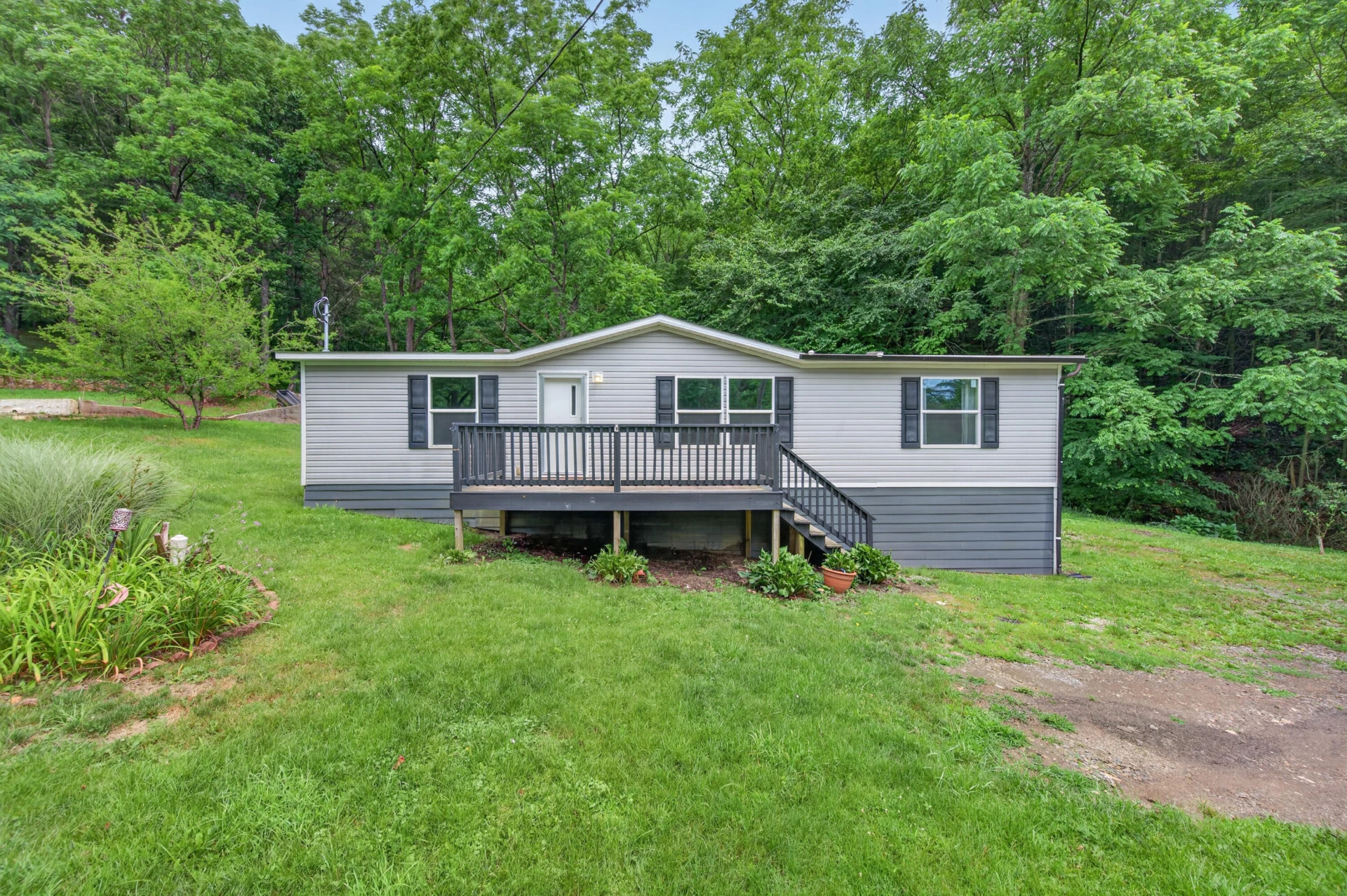 1625 Hollandsworth RD NW - Photo 4
