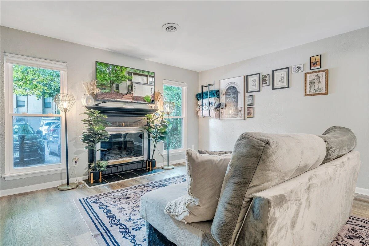 7027 Oak CT - Photo 5
