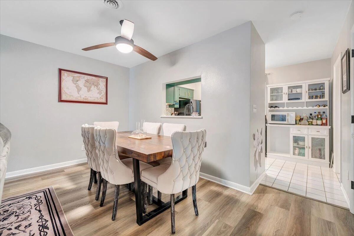7027 Oak CT - Photo 8