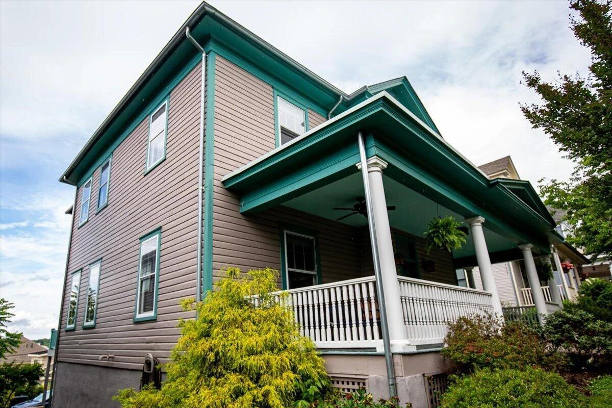 425 Day AVE SW - Photo 3