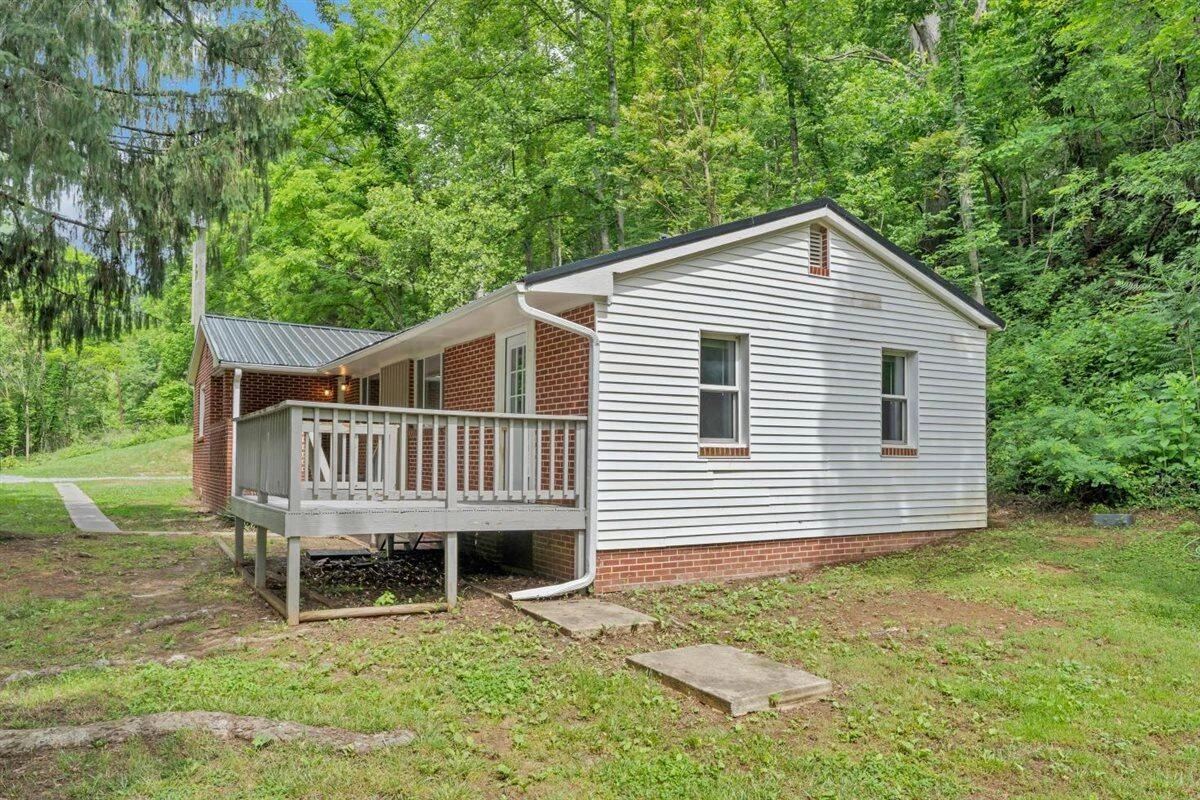 4312 Seneca Hollow RD - Photo 3