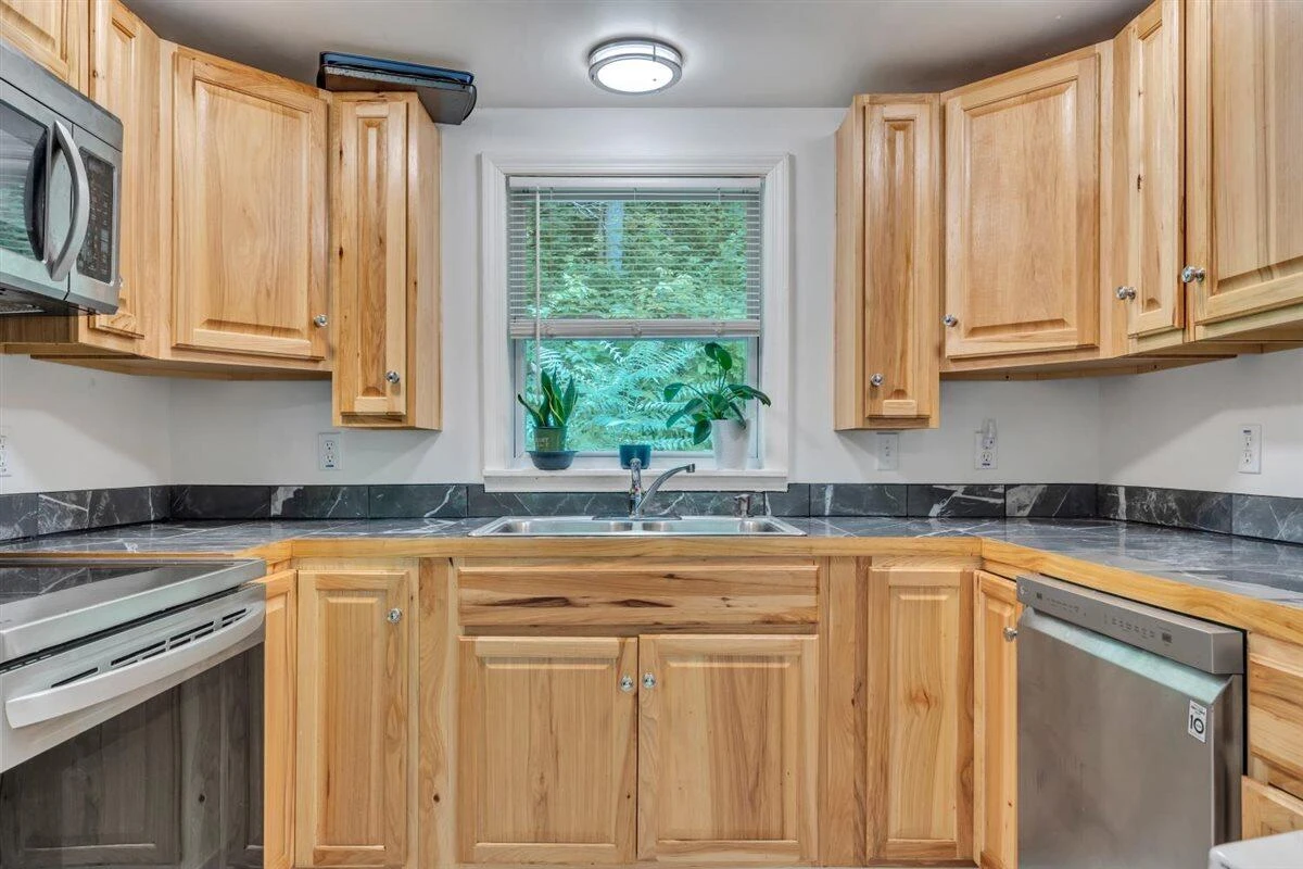 4312 Seneca Hollow RD - Photo 4
