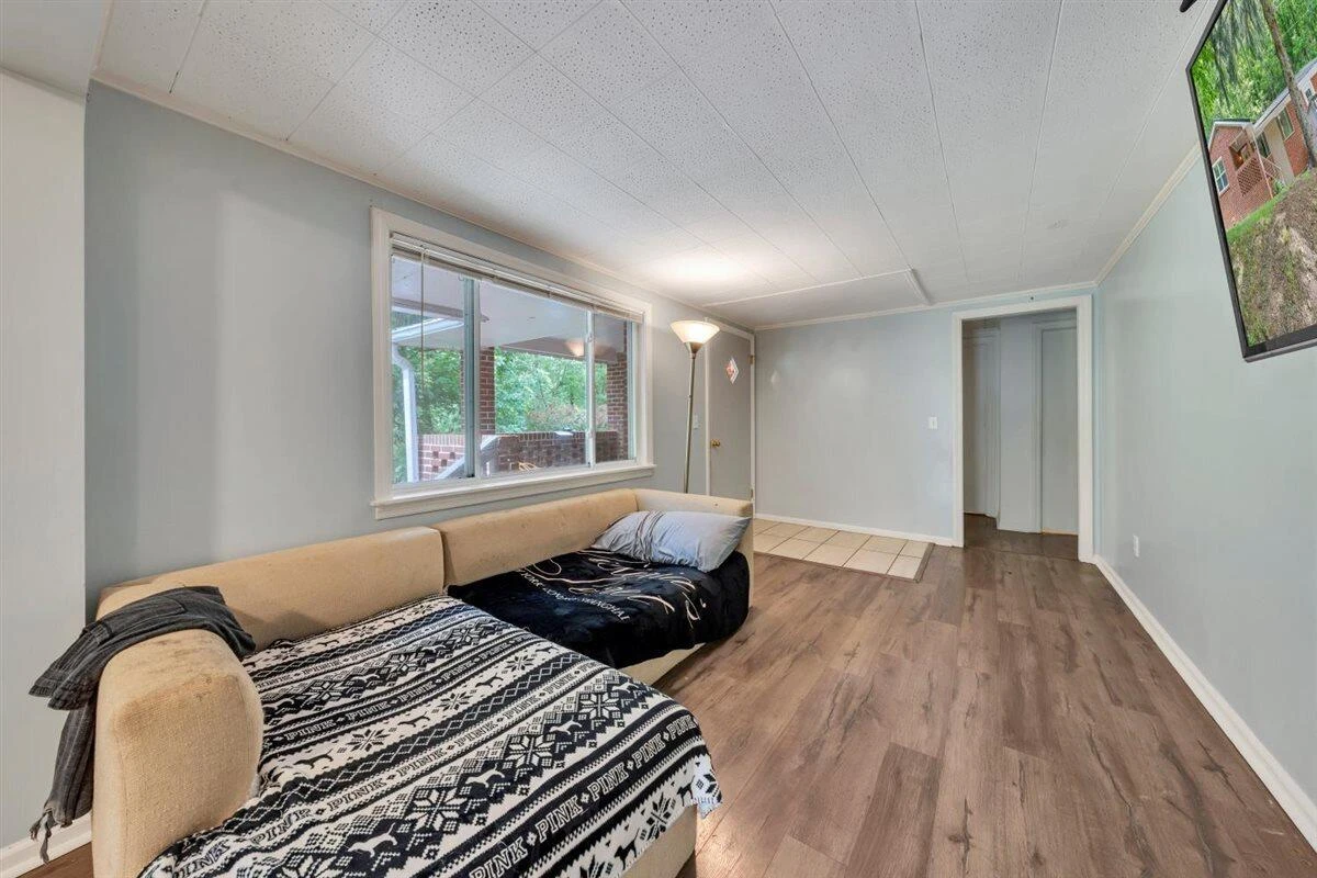 4312 Seneca Hollow RD - Photo 8