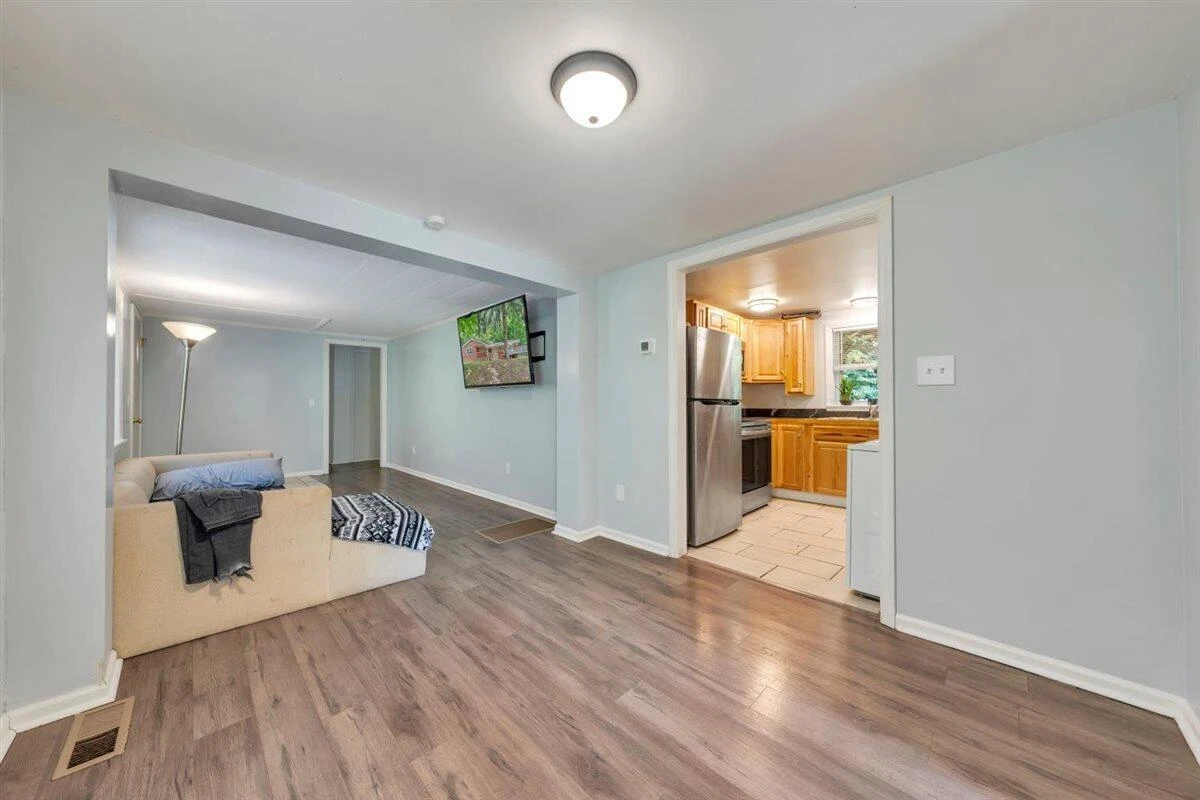 4312 Seneca Hollow RD - Photo 9