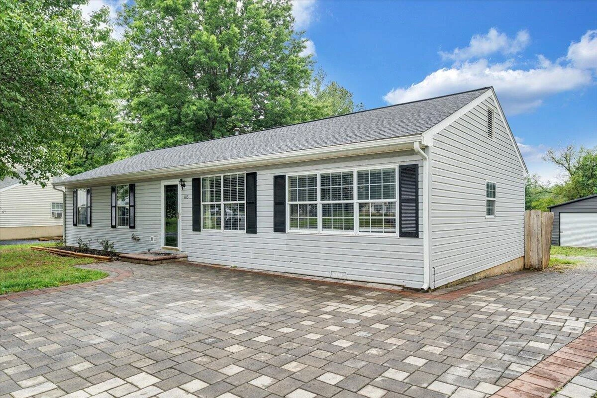 813 Orlando CT - Photo 3