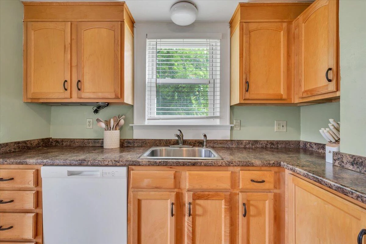331 Bowman ST - Photo 12