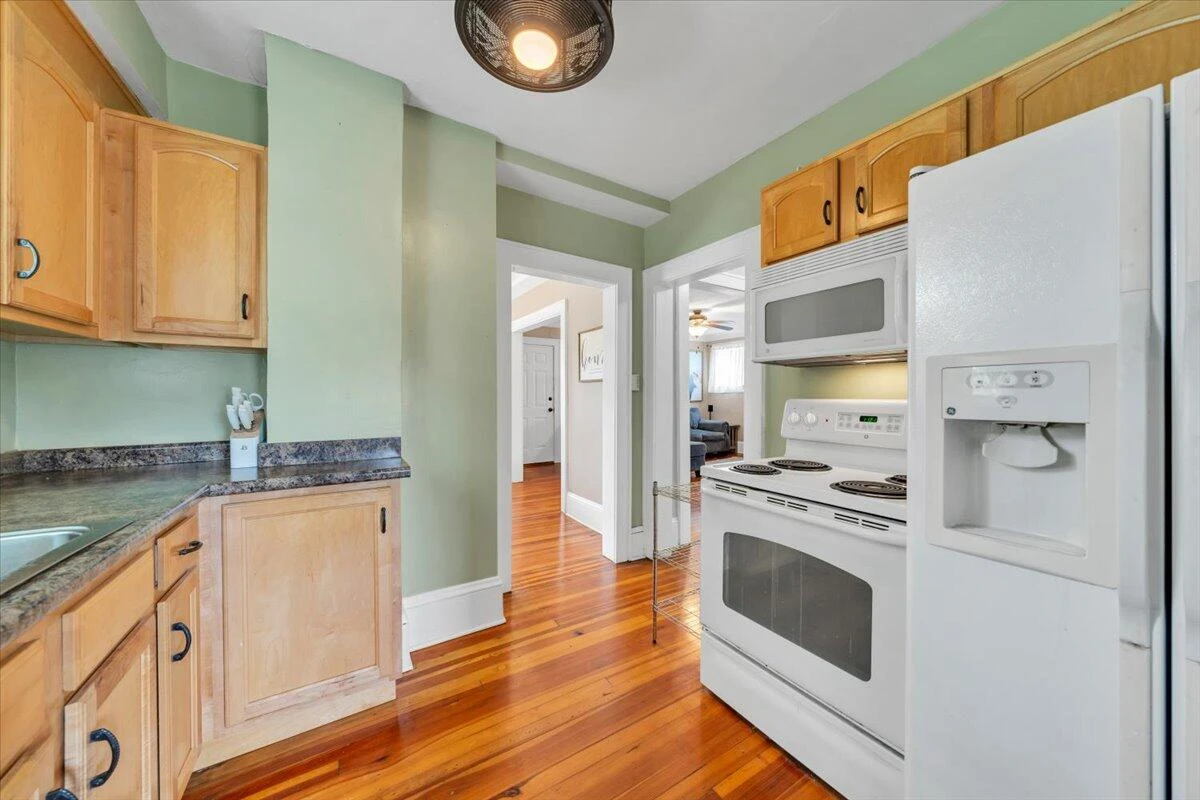 331 Bowman ST - Photo 13