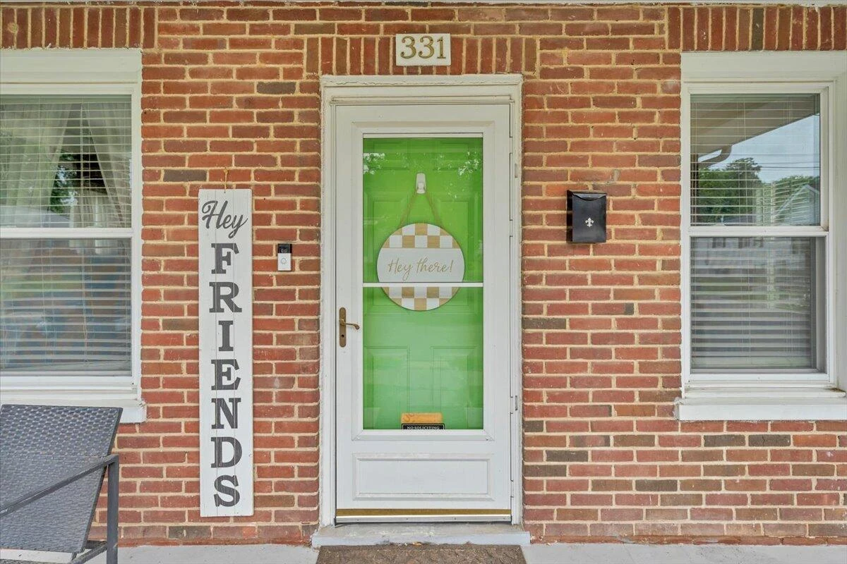 331 Bowman ST - Photo 2