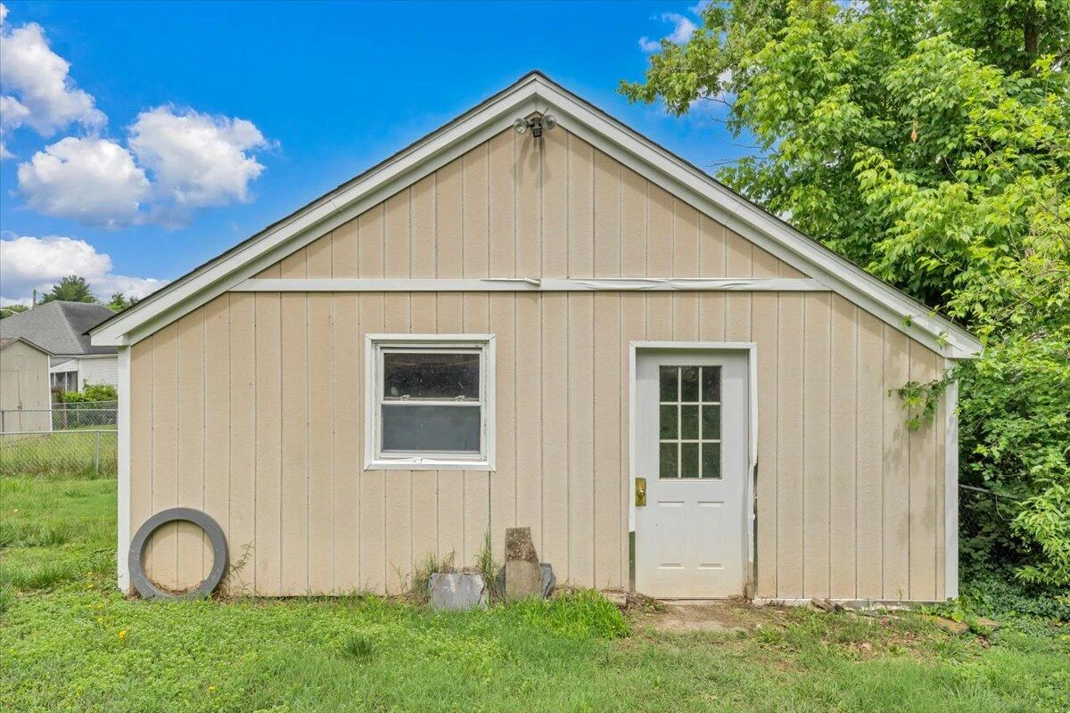 331 Bowman ST - Photo 27