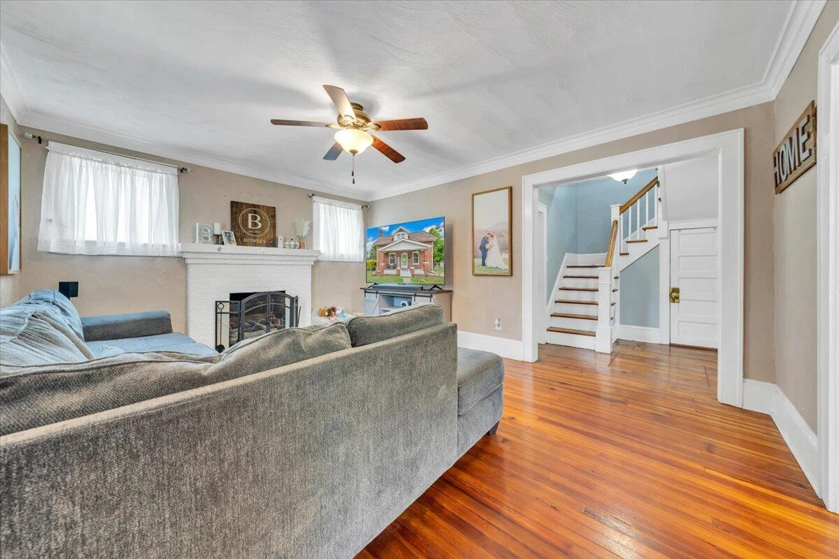 331 Bowman ST - Photo 4