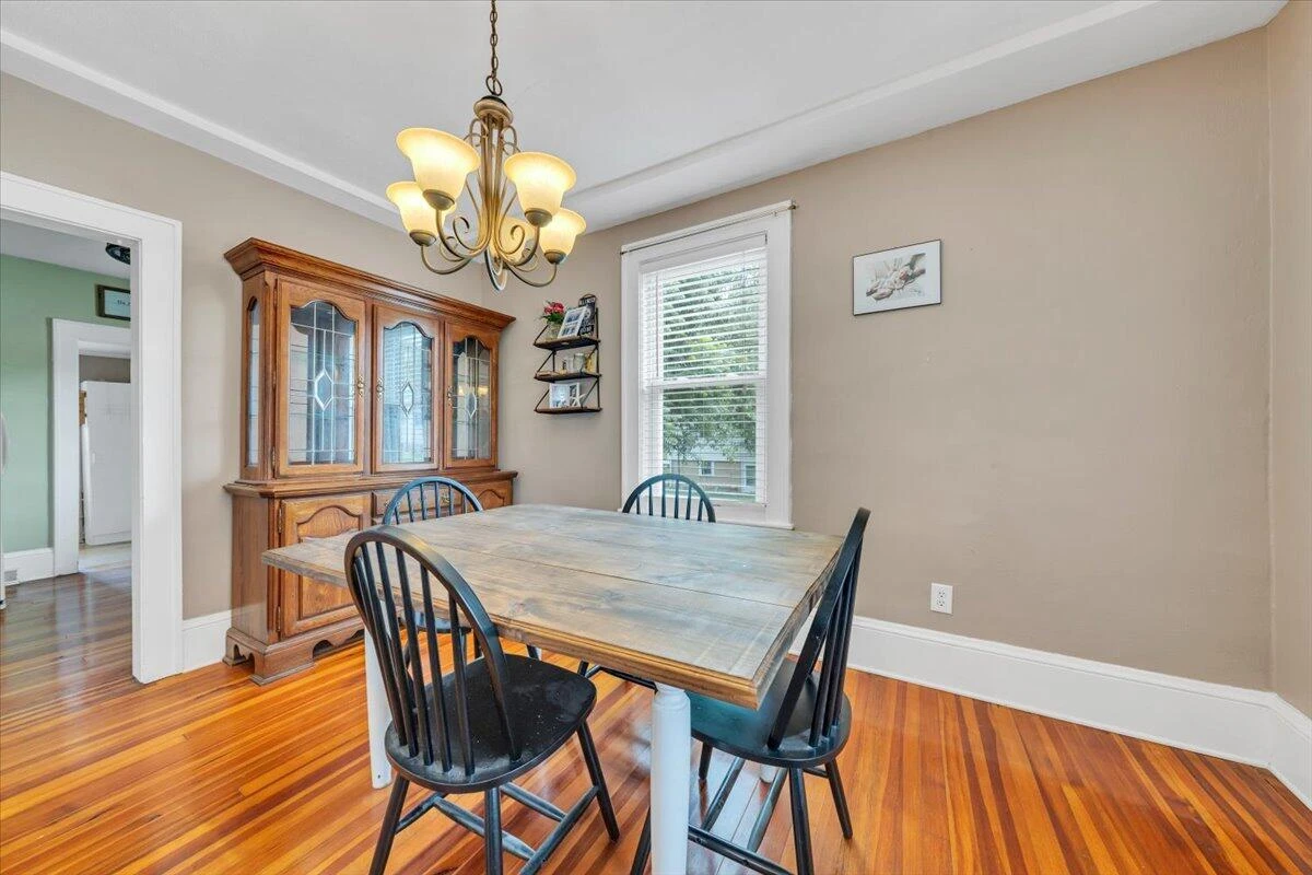 331 Bowman ST - Photo 8