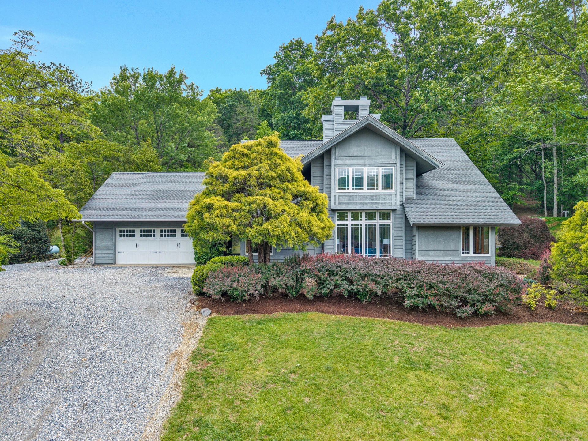 1560 Lee LN - Photo 3