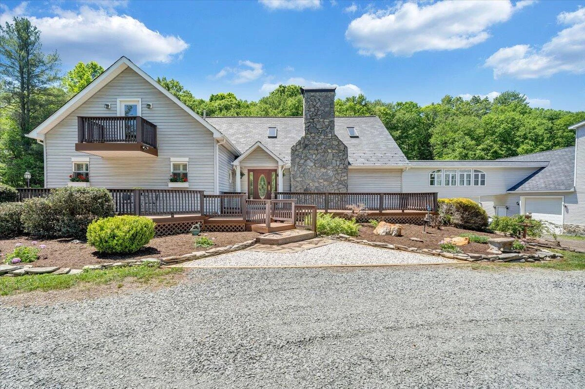 674 Old Furnace RD SW