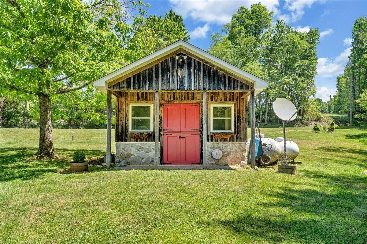 674 Old Furnace RD SW - Photo 81