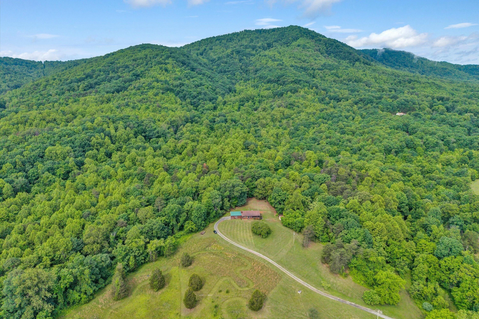 1550 Vernon LN - Photo 3