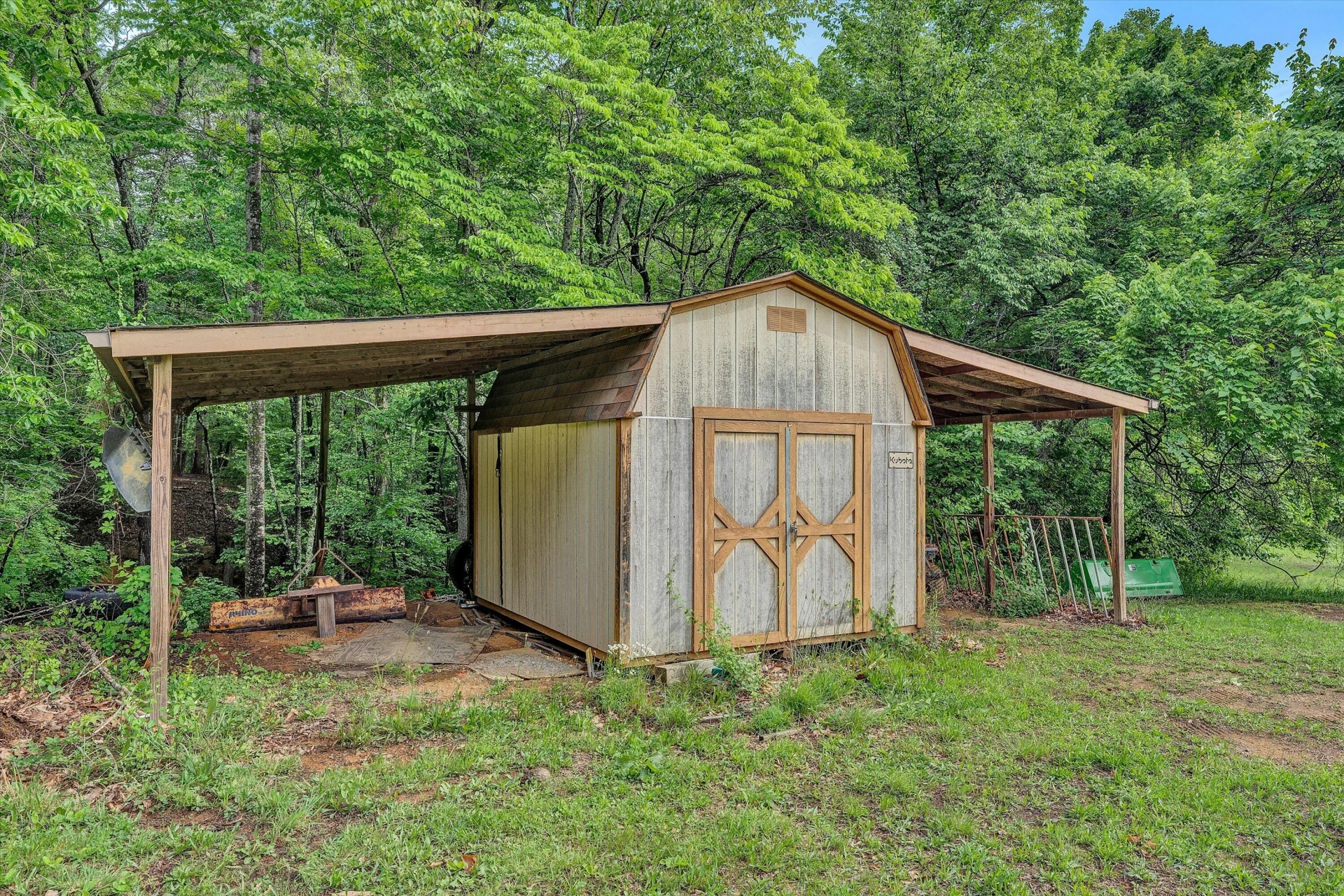 1550 Vernon LN - Photo 38