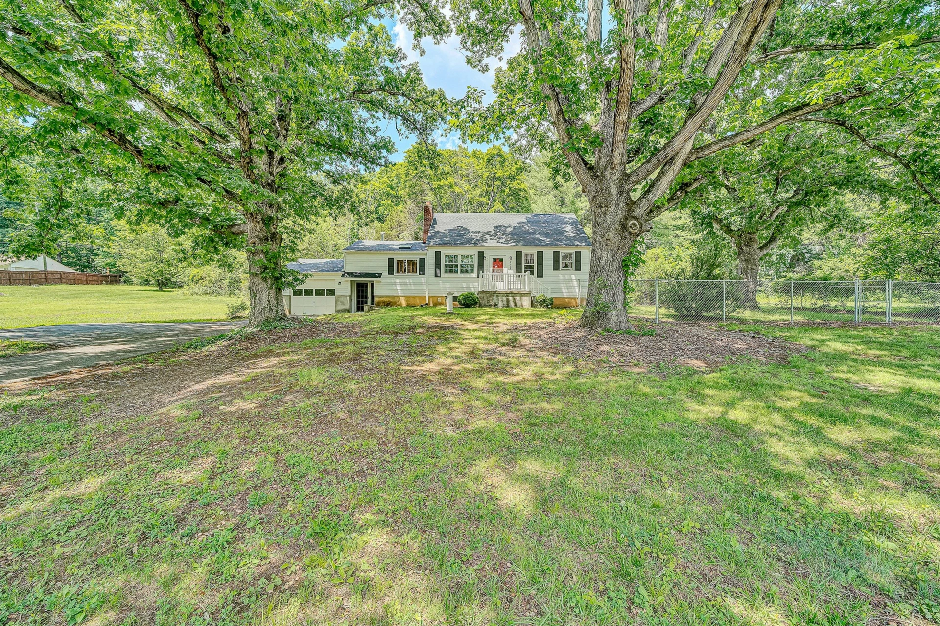 2908 Loch Haven DR - Photo 4
