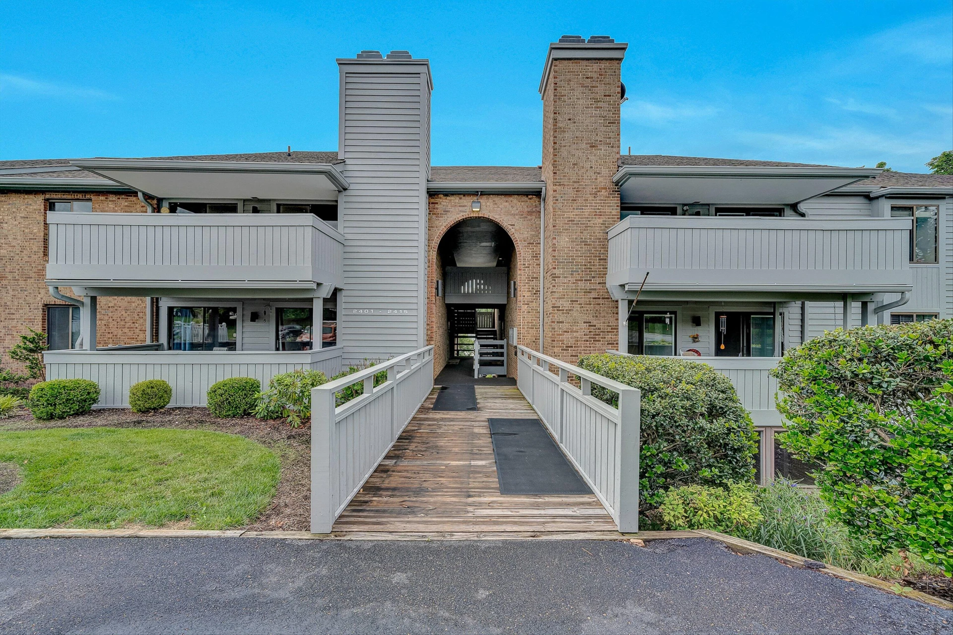 2413 Barnside CT - Photo 2