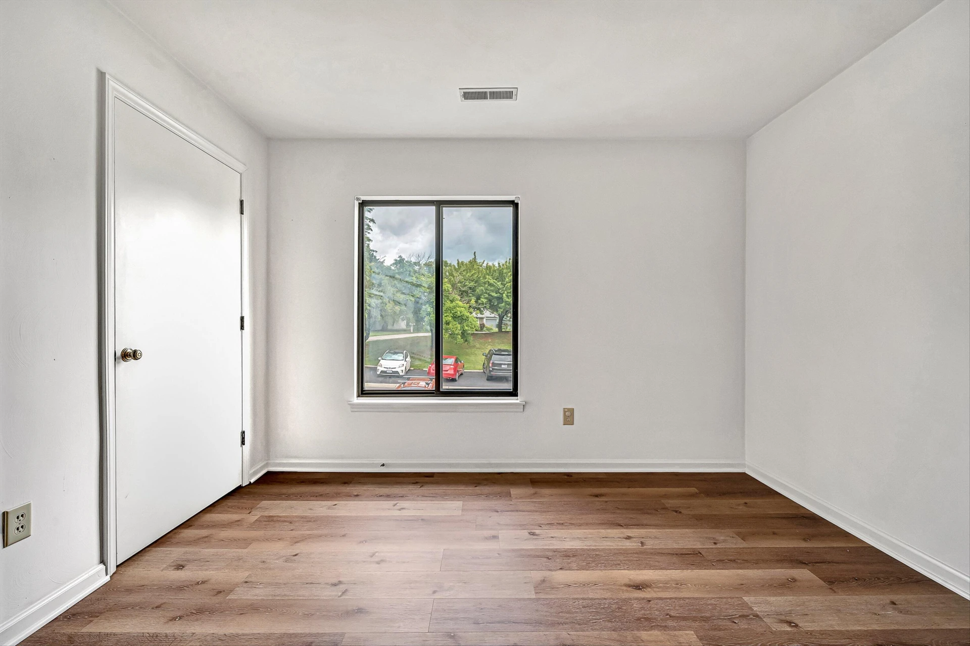 2413 Barnside CT - Photo 24
