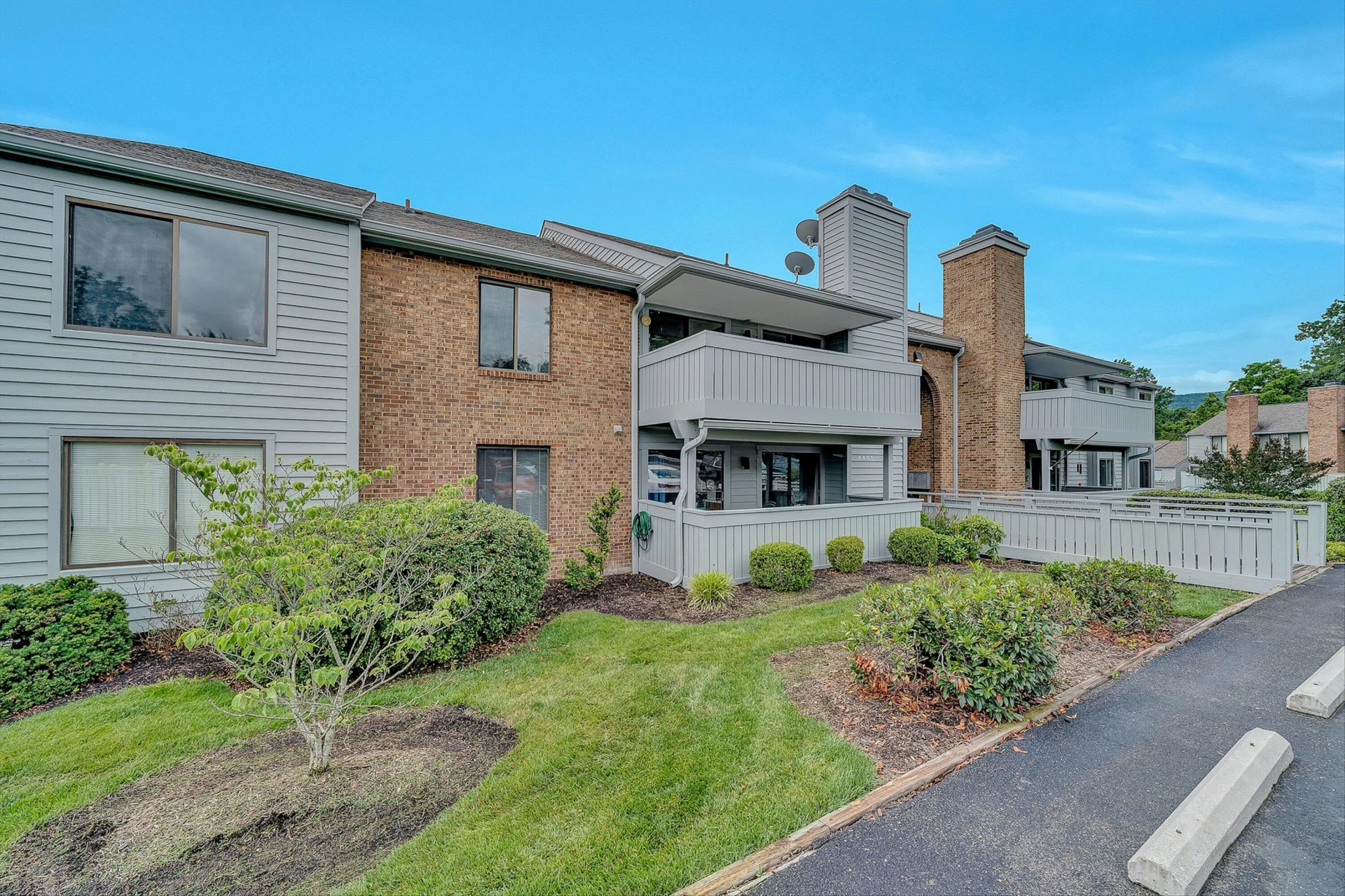 2413 Barnside CT - Photo 31