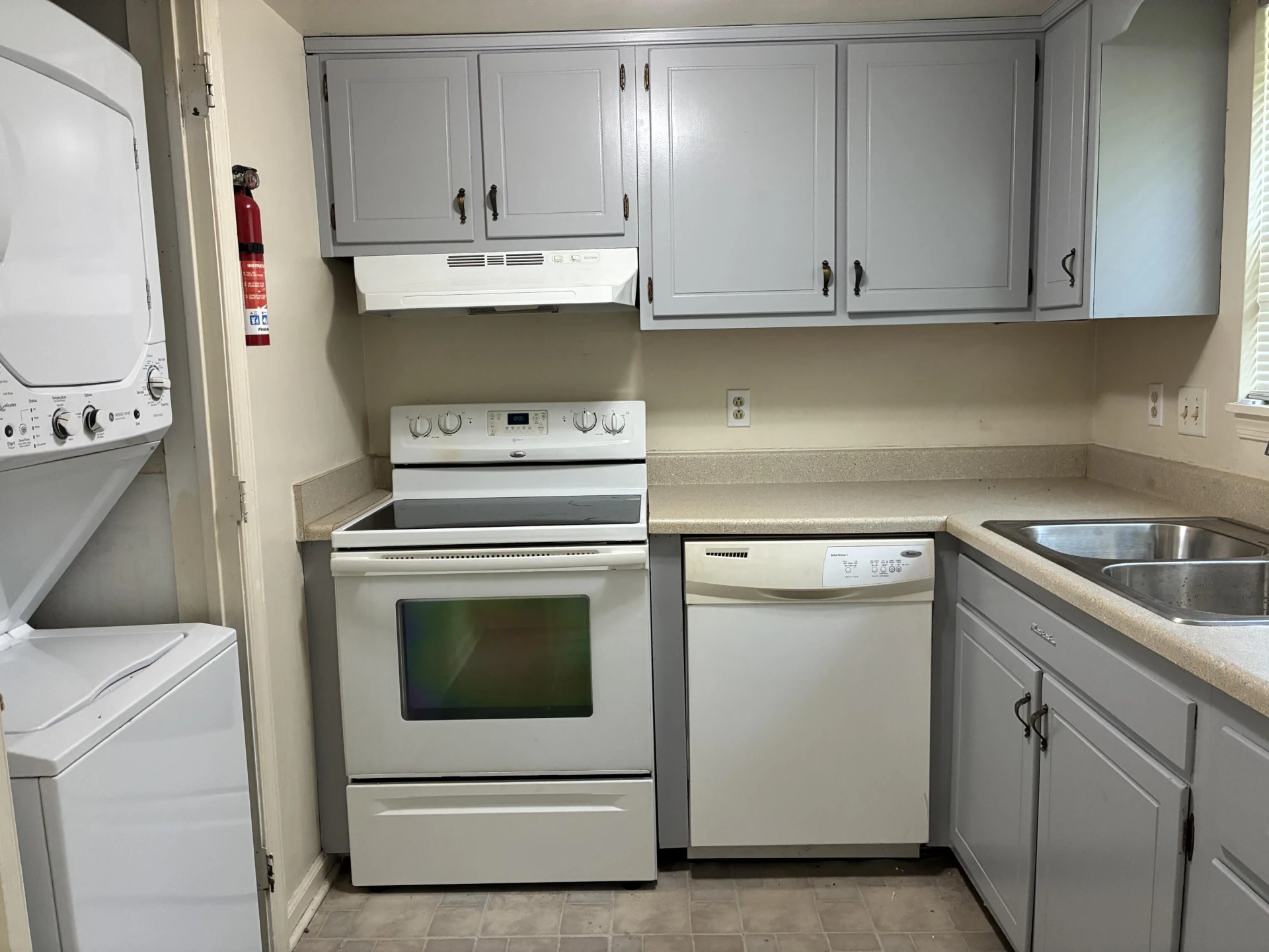 1760 Elbert DR ## 1762 - Photo 3