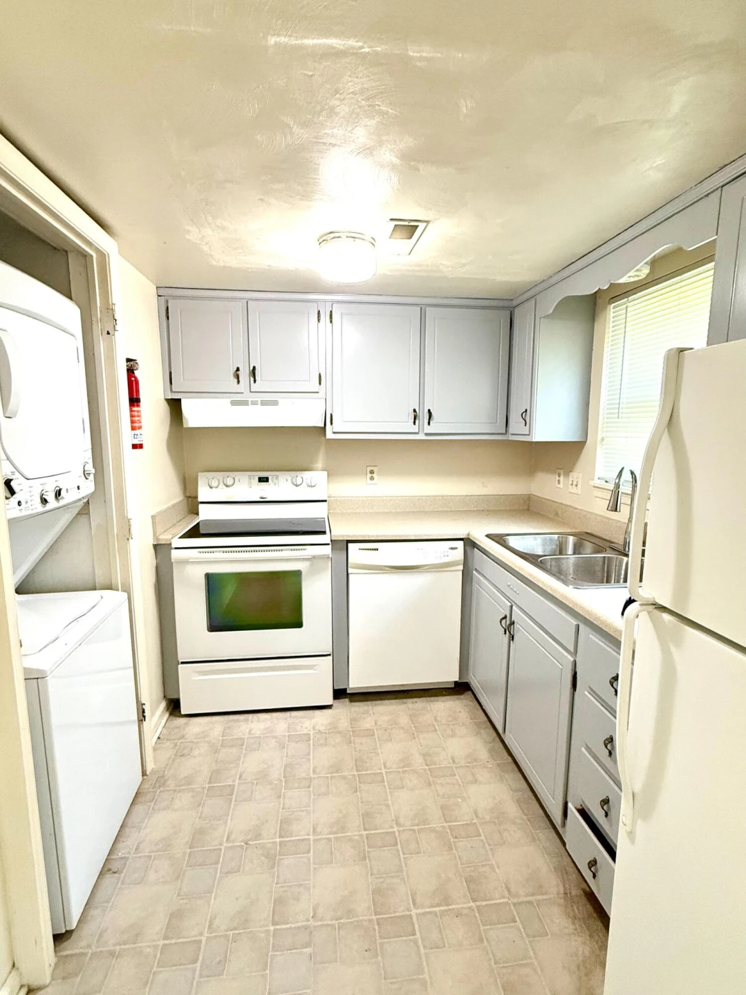 1760 Elbert DR ## 1762 - Photo 4
